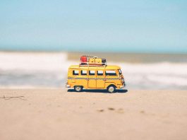 yellow van die cast